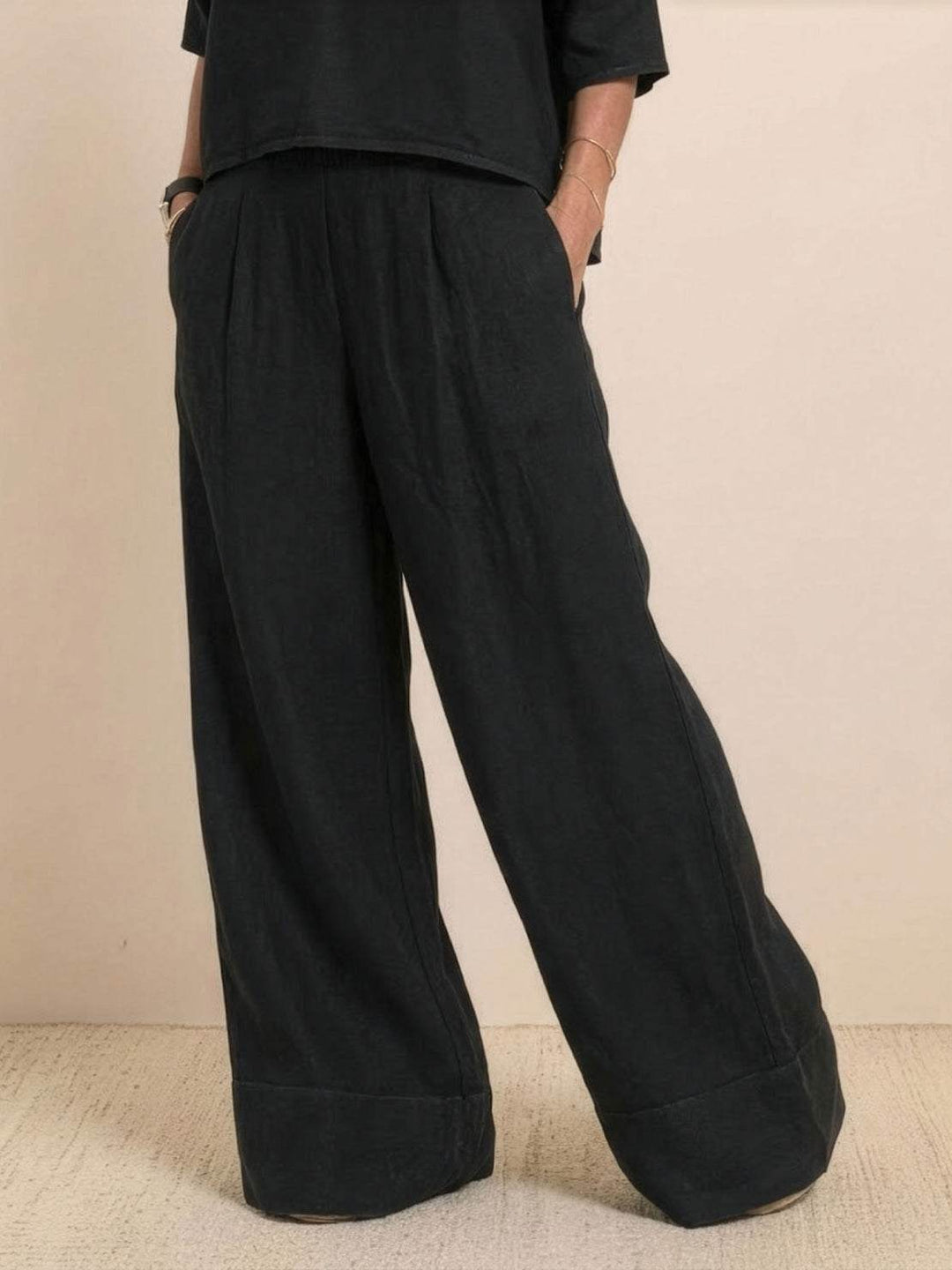 At Ease & Down to Earth: Short-sleeved Pullover & Wide Trouser Matching Set