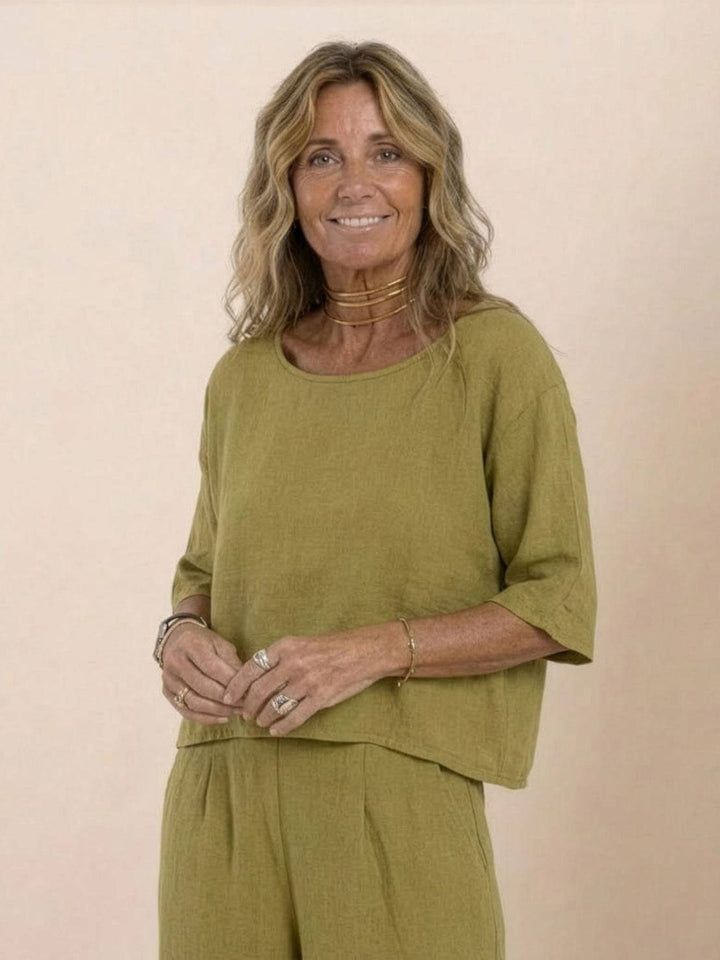 At Ease & Down to Earth: Short-sleeved Pullover & Wide Trouser Matching Set